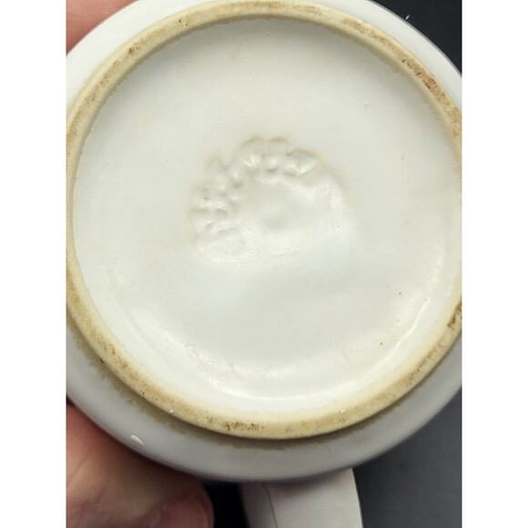 Vintage Mug White with Seaside Scene Lighthouse Seagulls 12 Ounce Capacity - Picture 6 of 7